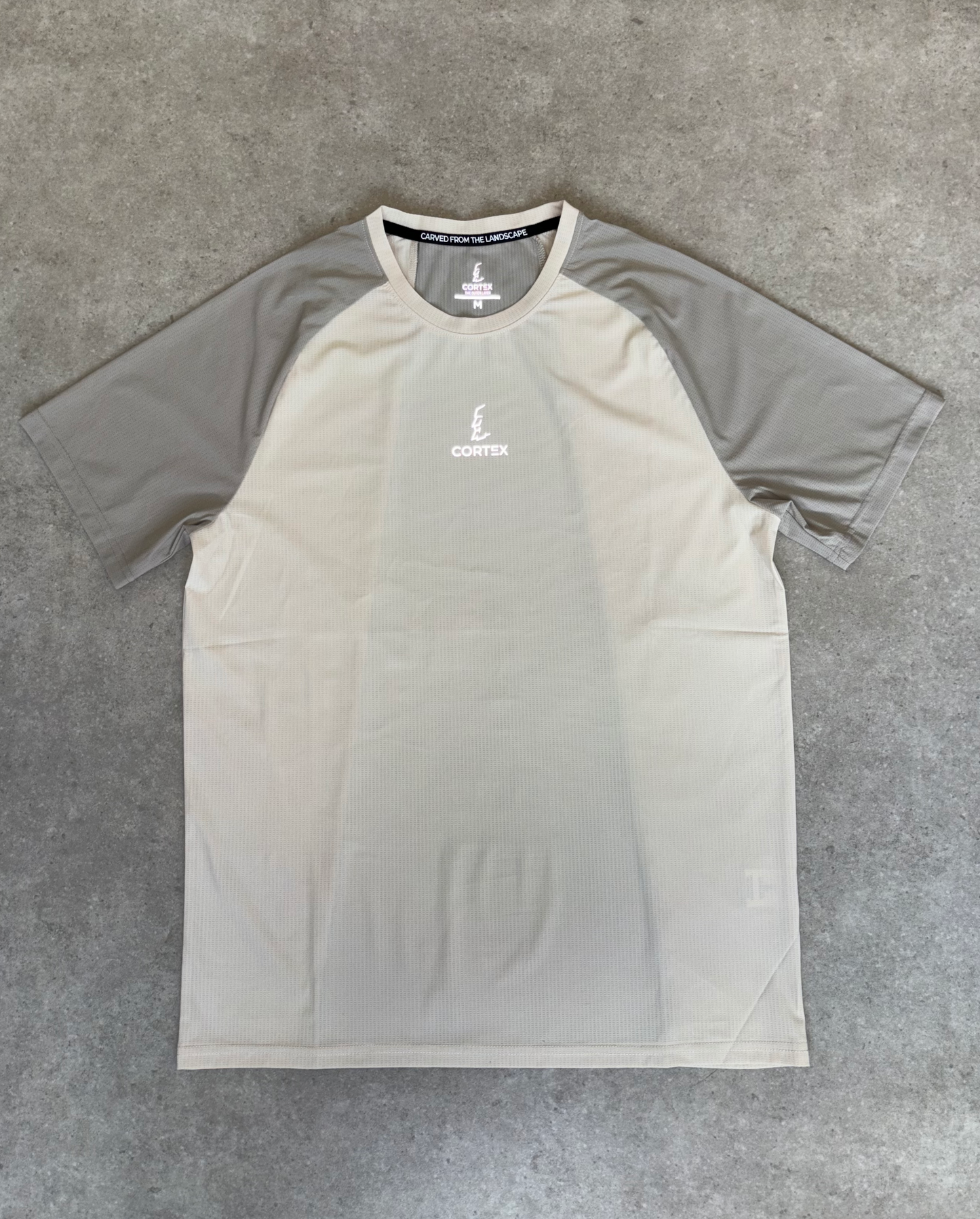 CairnSurge Tee Enoch Sand/Stone