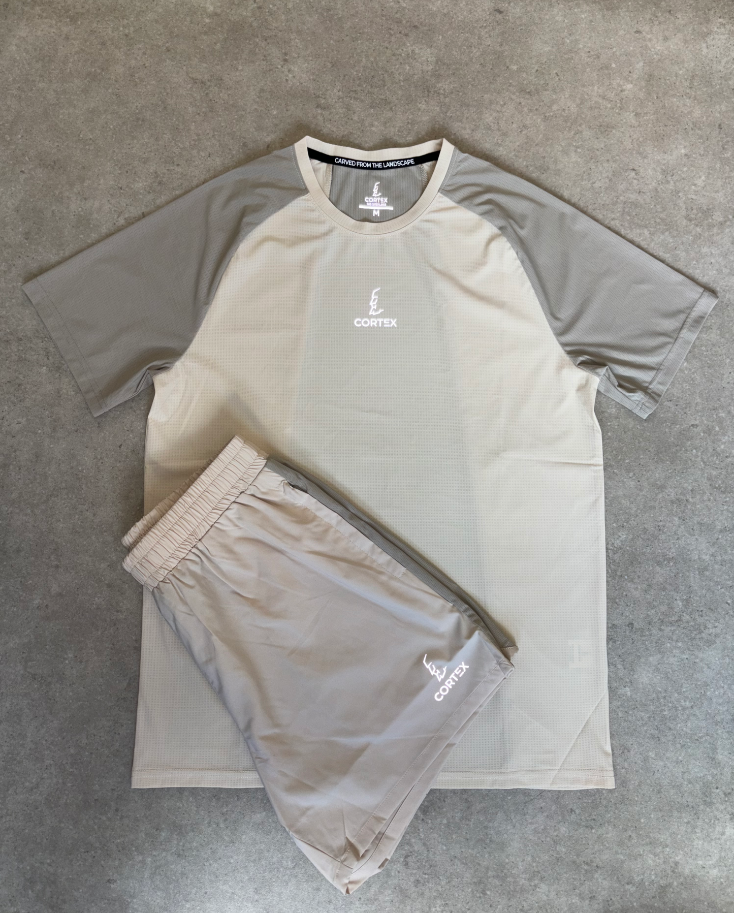CairnSurge Tee Enoch Sand/Stone
